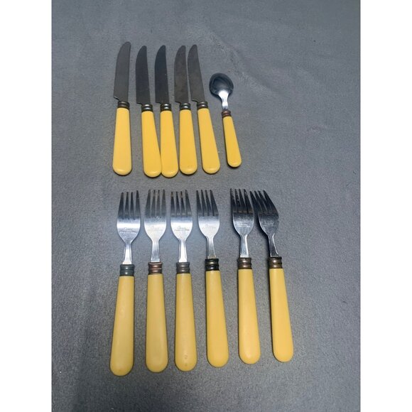 Vintage Gibson Yellow Handle Silverware Set 12-Piece Stainless Steel Flatware - Picture 14 of 15